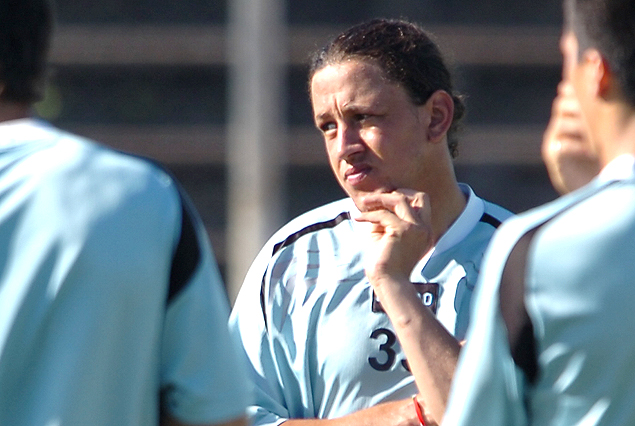 Jorge García en el plantel albiceleste frente a Wanderers.