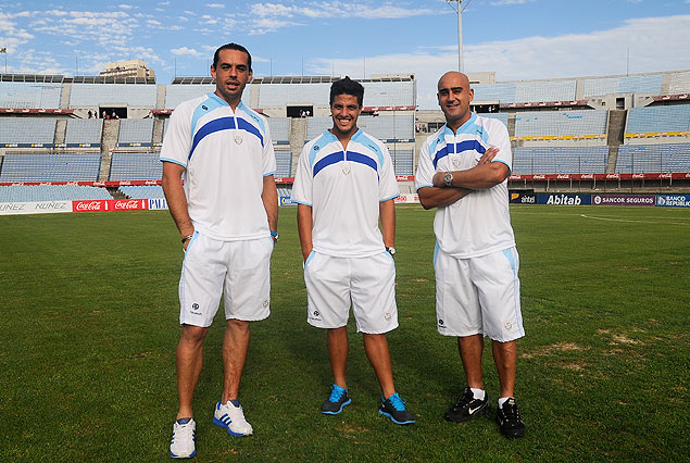 Esteban Conde, Cristian Machin y Raúl Ferro en el Estadio Centenario. 