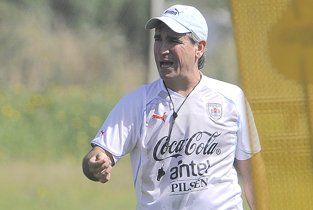 Ingeniero Juan Verzeri, entrenador de Uruguay.