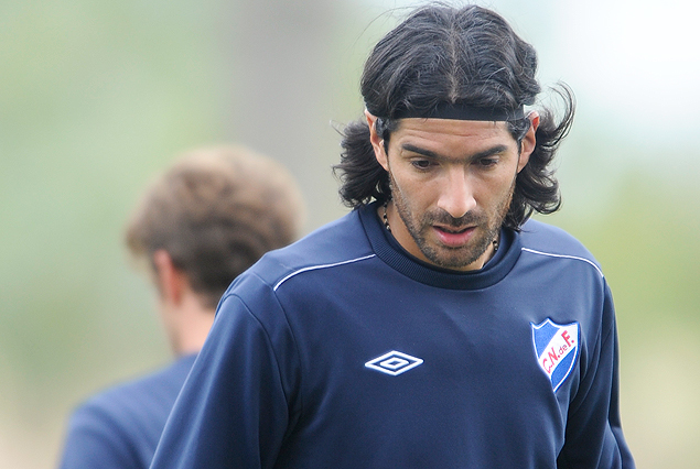 Sebastián Abreu irá desde el vamos, por primera vez junto a Iván Alonso, a sus espaldas.
