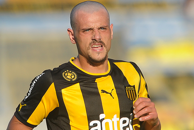 El “Vasquito” Aguirregaray dejó los rulos, cambió el look y se rapó a cero.