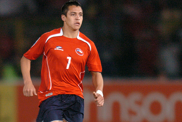 Alexis Sánchez, suspendido no juega ante Uruguay.