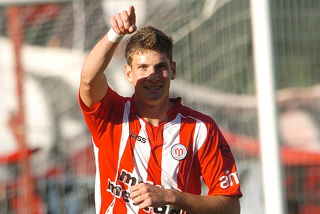 Felipe Avenatti, el goleador darsenero.