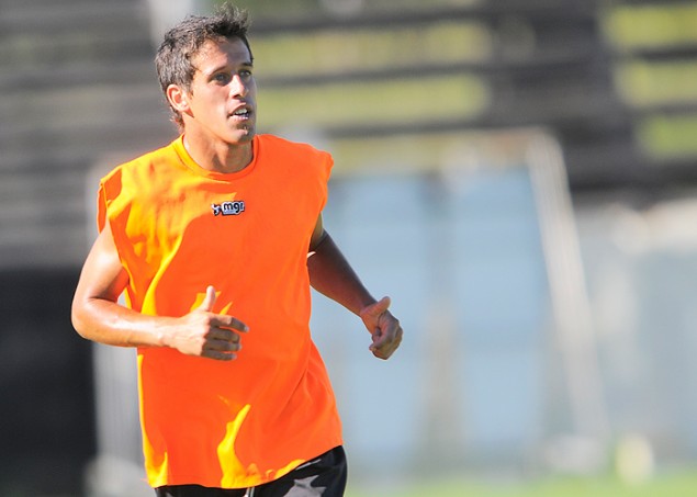 Javier Cabrera, víctima de un estado gripal, no entrenó en la jornada.