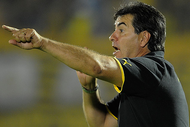 Jorge Da Silva, el técnico de Peñarol, en el nuevo triunfo de los aurinegros. 