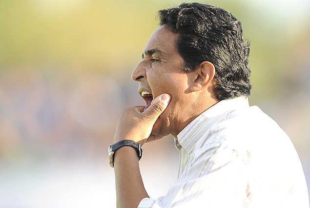 Danielo Núñez, el entrenador de Cerro Largo, tras la victoria ante Progreso. 