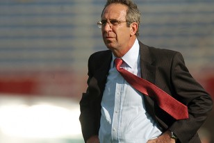 Al frente de la selección guaraní, Pelusso viene por puntos de oro.