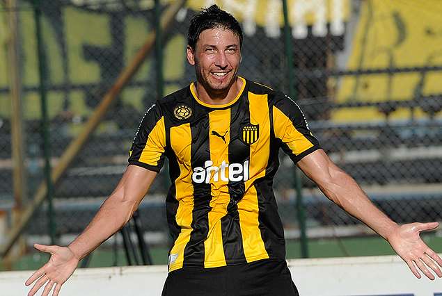 "Son goles importantes, que le sirvieron al equipo para volver a la senda triunfal", dijo Juan Manuel Olivera, autor del gol 4.000 de los aurinegros en campeonatos uruguayos profesionales. 