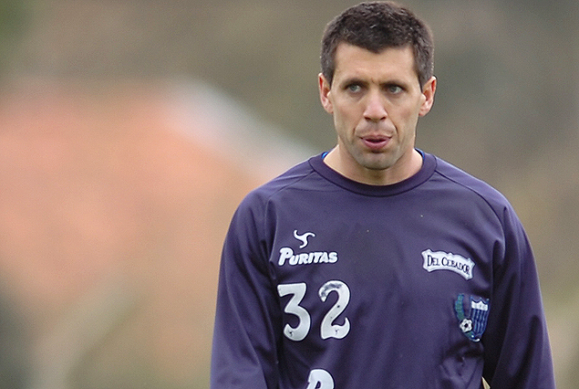 Paulo Pezzolano estará ingresando como titular en los negriazules. 