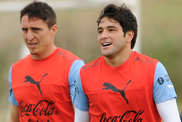 "Cebolla" Rodríguez y Nicolás Lodeiro, en el complejo. ¿Serán titulares?