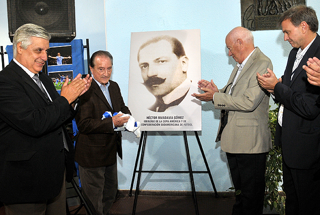 El retrato de Héctor Rivadavia Gómez, en la zona de palco del Centenario.