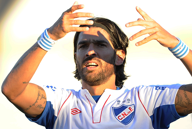 "Estoy contento por colaborar y ayudar en esta nueva etapa", Sebastián Abreu en el festejo del primer y decisivo gol tricolor.