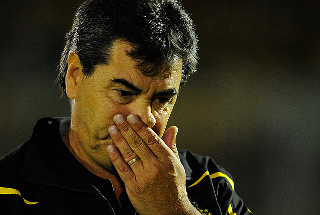 Jorge Da Silva y la preocupación de la derrota ante Emelec. 