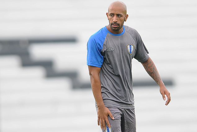 Brian de Barros se metió en los once para el debut de Saralegui.