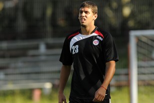 Gabriel Leyes asoma como titular.