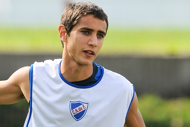 El juvenil Sebastián Gorga figura en el plantel de futbolistas que viajan el lunes a Ecuador. 
