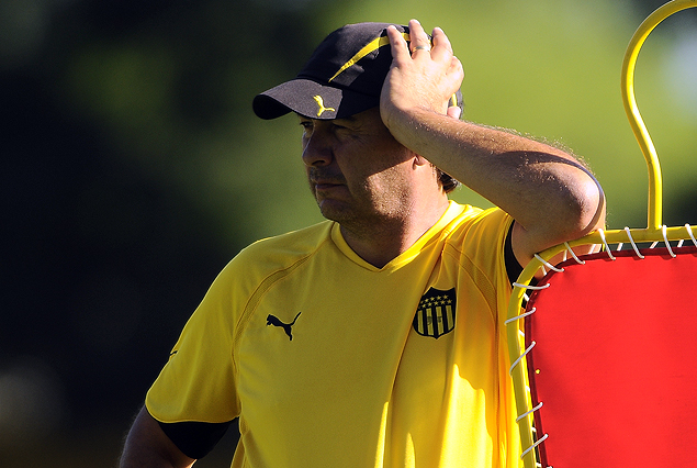 Jorge Da Silva, el técnico de Peñarol, en Los Aromos,