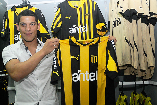 Carlos Núñez en su nuevo mundo de Peñarol en Los Aromos.