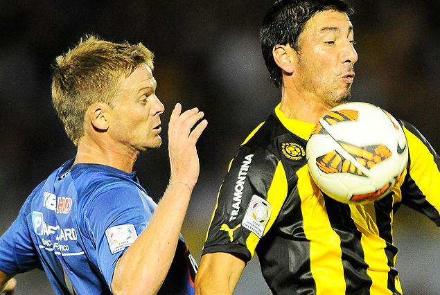 Emelec y Peñarol se enfrentan por la Bridgestone Libertadores para pasar a octavos.