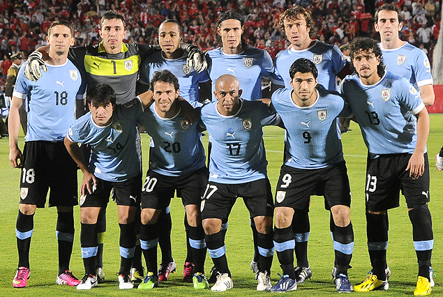 Alineación titular de Uruguay frente a Chile, en el último partido de las eliminatorias.