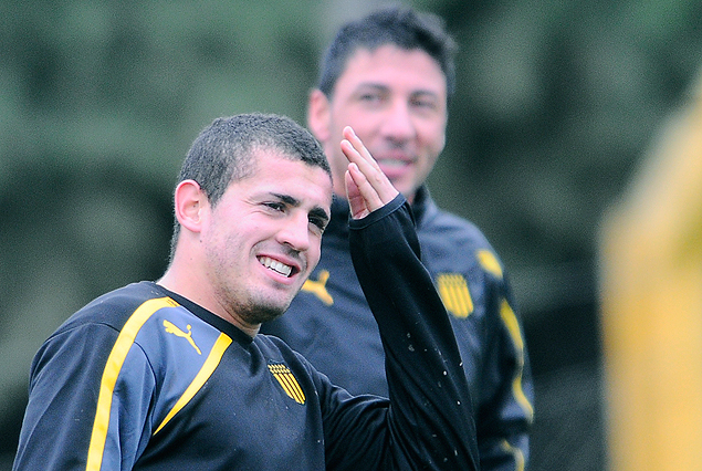 Mauro Fernández surge como la opción ante la lesión de Carlos Núñez, aunque Olivera tiene expectativa.