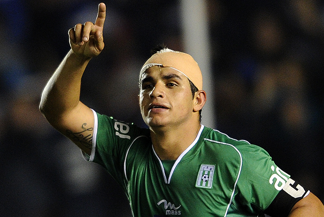 Líber Quiñones, un gol, 9 en el Clausura y tres puntos de sutura por un corte en la cabeza.