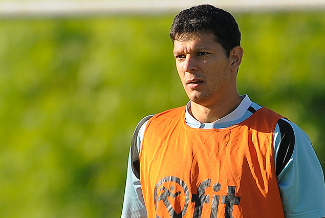 Eduardo Mieres es uno de los cambios en la zaga de Cerro