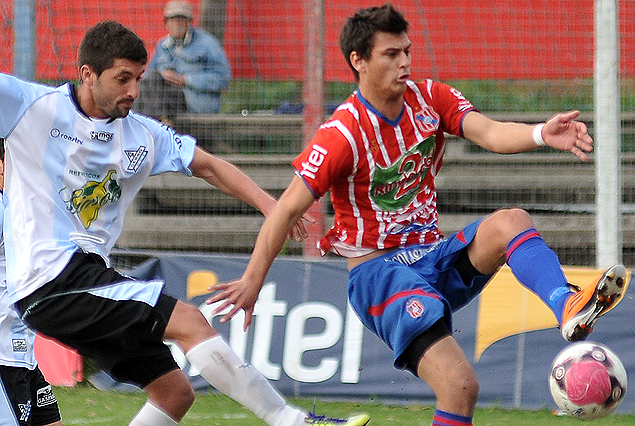 Pablo Caballero y Emiliano Fernández en la victoria de Cerro 2:0.