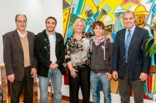 Larrosa junto a las autoridades del MTD.