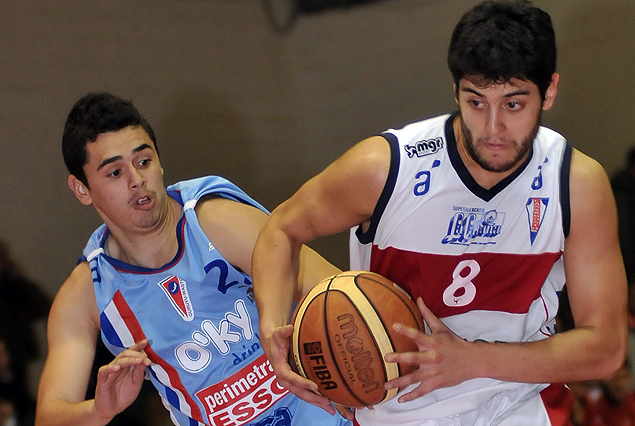 Guruyú Waston derrotó 85:75 a 25 de Agosto.