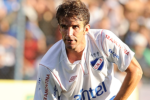 Se acercó un interés del fútbol árabe para el goleador Iván Alonso. 