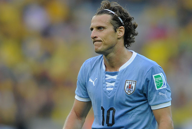 Diego Forlán jugó 45 minutos en Cerezo Osaka. 