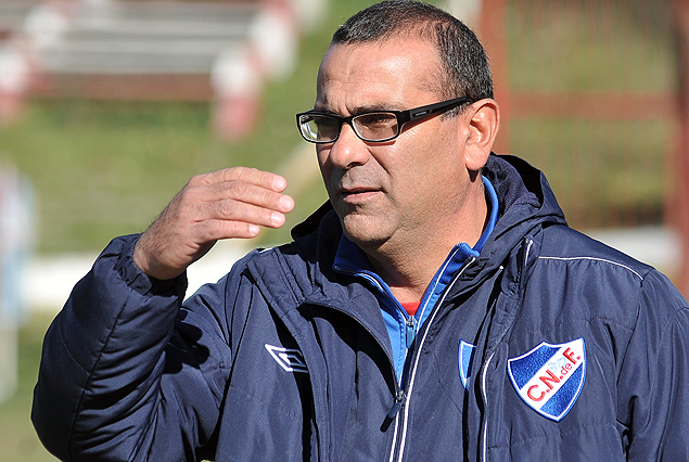 Gustavo Bueno, director técnico del Nacional campeón de Tercera División.