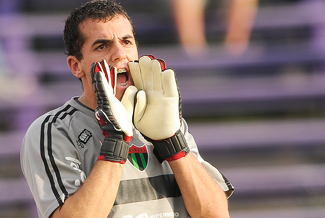 El aquero Nicola Pérez interesa al club para renovar el contrato.