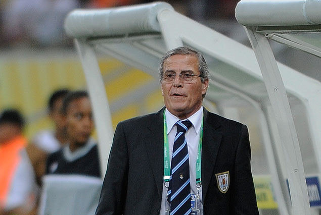El Maestro Oscar Tabárez en el Estadio Arena Pernambuco de Recife.