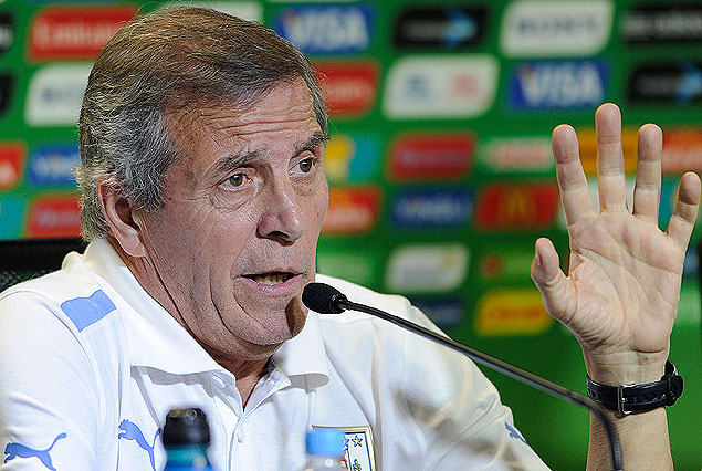 "Será un equipo parecido al de Brasil. No está definido", dijo Oscar Tabárez.