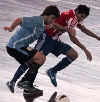 Nicolás Sacco en el partido ante Paraguay.