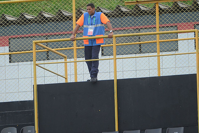 Seguridad en el entrenamiento celeste en el Estadio Barradao.
