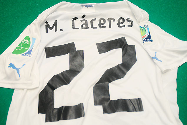 El dorso de la camiseta que lucirá Martín Cáceres, con el número 22.