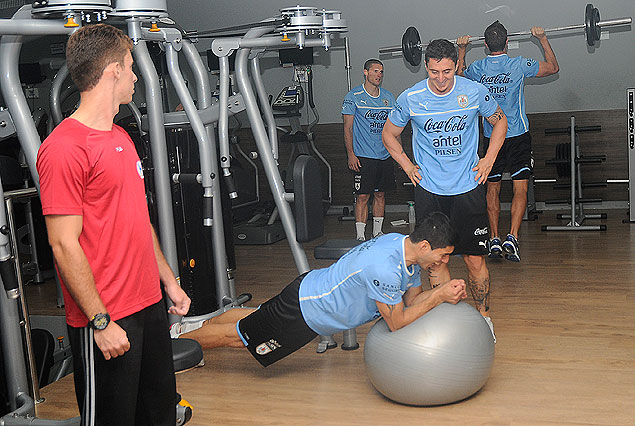 Luis Suárez y "Cebolla" Rodríguez en el gimnasio Recif HI.