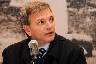 Sebastián Bauzá en la presentación de "Maracaná (La Historia Secreta", de Atilio Garrido.