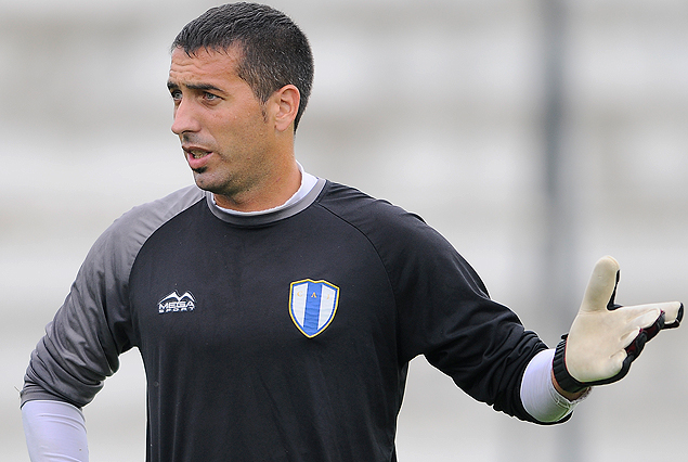 Adrián Berbia, con De Barros y Broli, libres. Se intenta la extensión de contratos. No entrenan con el club.