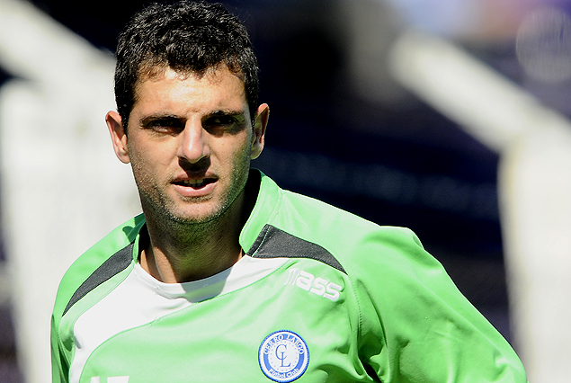 Bruno Silva autor del gol del empate de Cerro Largo en Buenos Aires. 