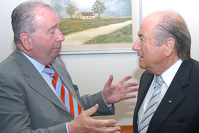 Julio Grondona, presidente de AFA junto a Joseph Blatter, presidente de FIFA.