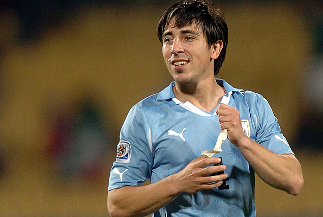 Jorge Fucile en la lista de jugadores reservados para el amistoso ante Japón.