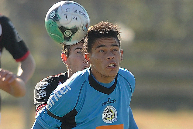 Jonathan Rack marca a su homónimo Álvez.