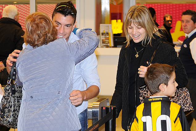 Jorge "Japo" Rodríguez y el abrazo con su madre en el Aeropuerto.