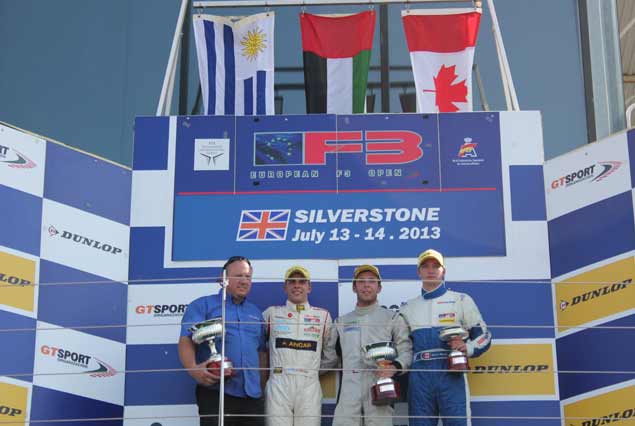 Santiago Urrutia en el podio.