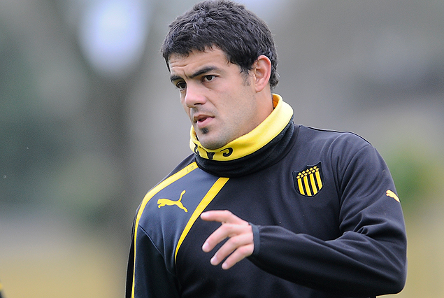 Luis Aguiar ingresa en la formación titular que apronta el técnico Diego Alonso. 