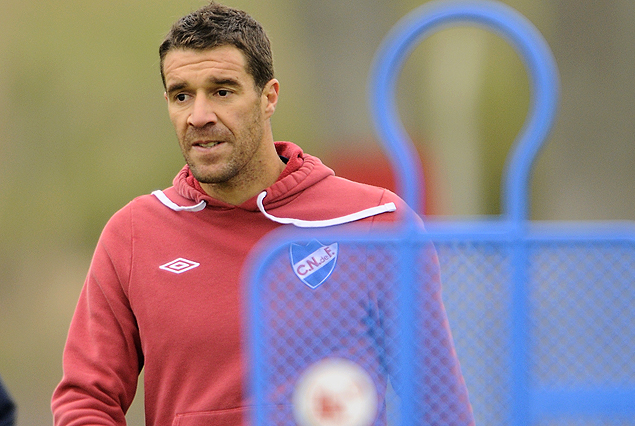 Andrés Scotti cumplió la fecha de suspensión y está habilitado para volver.